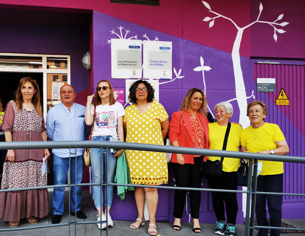 La Casa d’Alcuentru de La Pola estrena el mural “Nuevos caminos, nuevas raíces” en su 17º aniversario