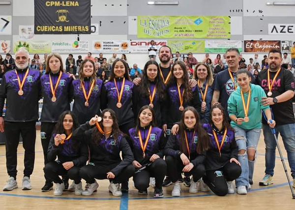 Las “Sub-17” del Club Patín “Lena” culminan una temporada magnífica con un bronce en el Nacional