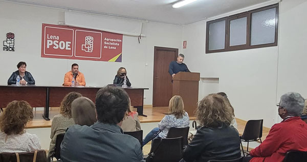 Mauro González Calzada releva a Santos Morán en la Secretaría del PSOE en Lena