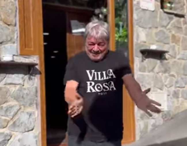 El bailaor sevillano Antonio Canales disfruta de la gastronomía asturiana en Lena