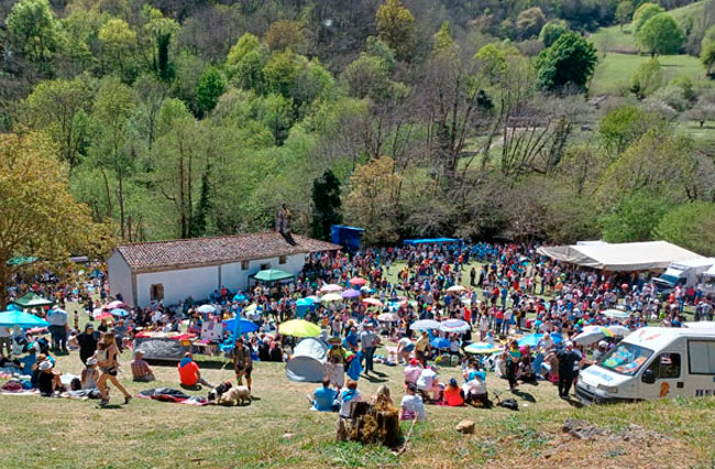 Las romerías de Asturias quieren ser como La Flor en Lena